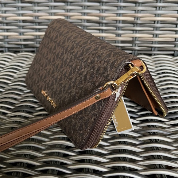 Michael Kors Jet Set Travel Lg Flat Multifunctional Phone Case-Wristlet-Wallet - Picture 12 of 16